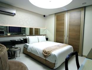 Ritz Seoul Hotel Экстерьер фото